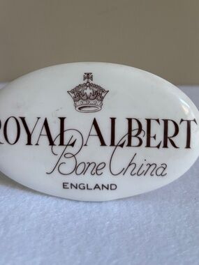 Royal Albert Dealer Plaque